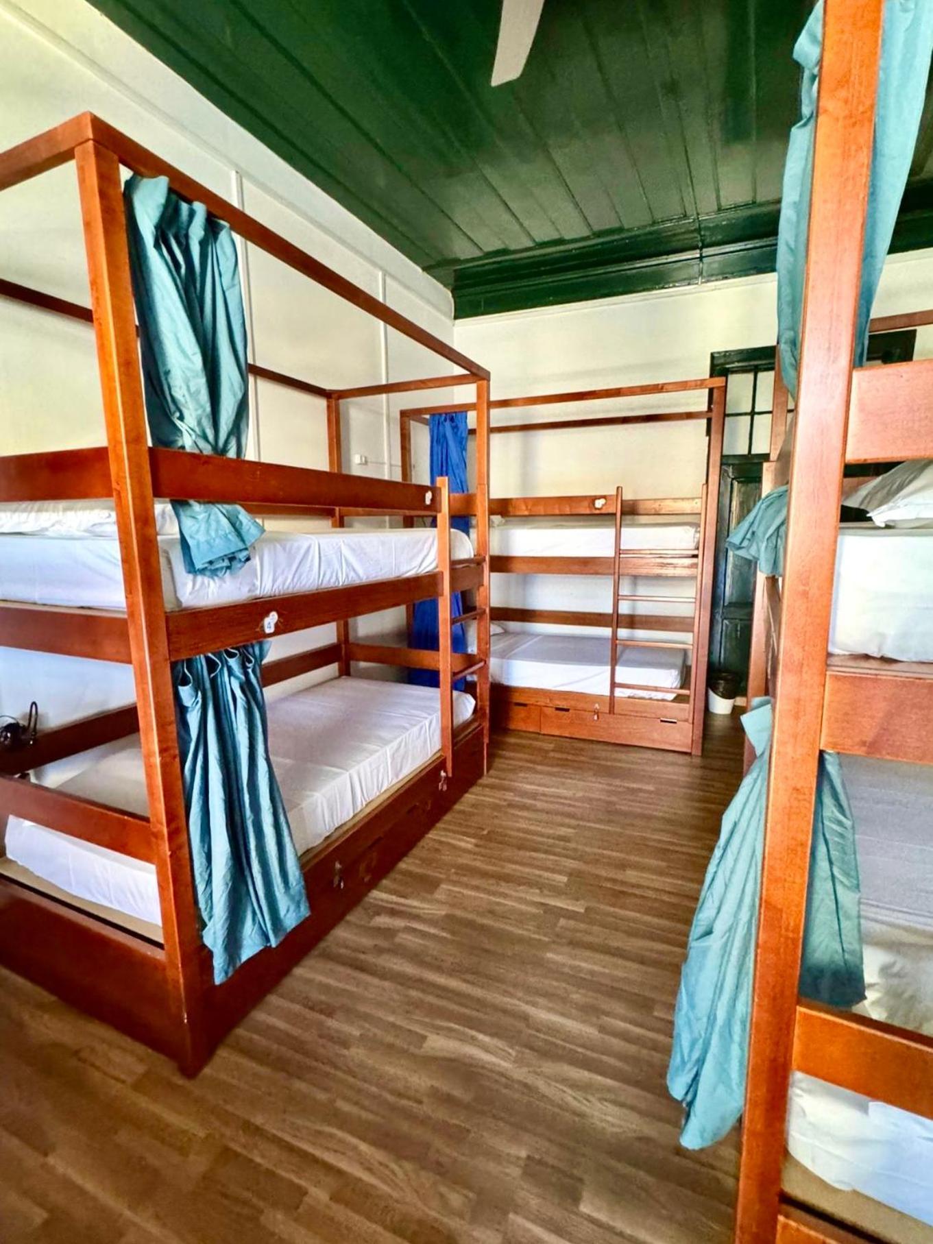 Algarve Hostel Фаро Екстериор снимка